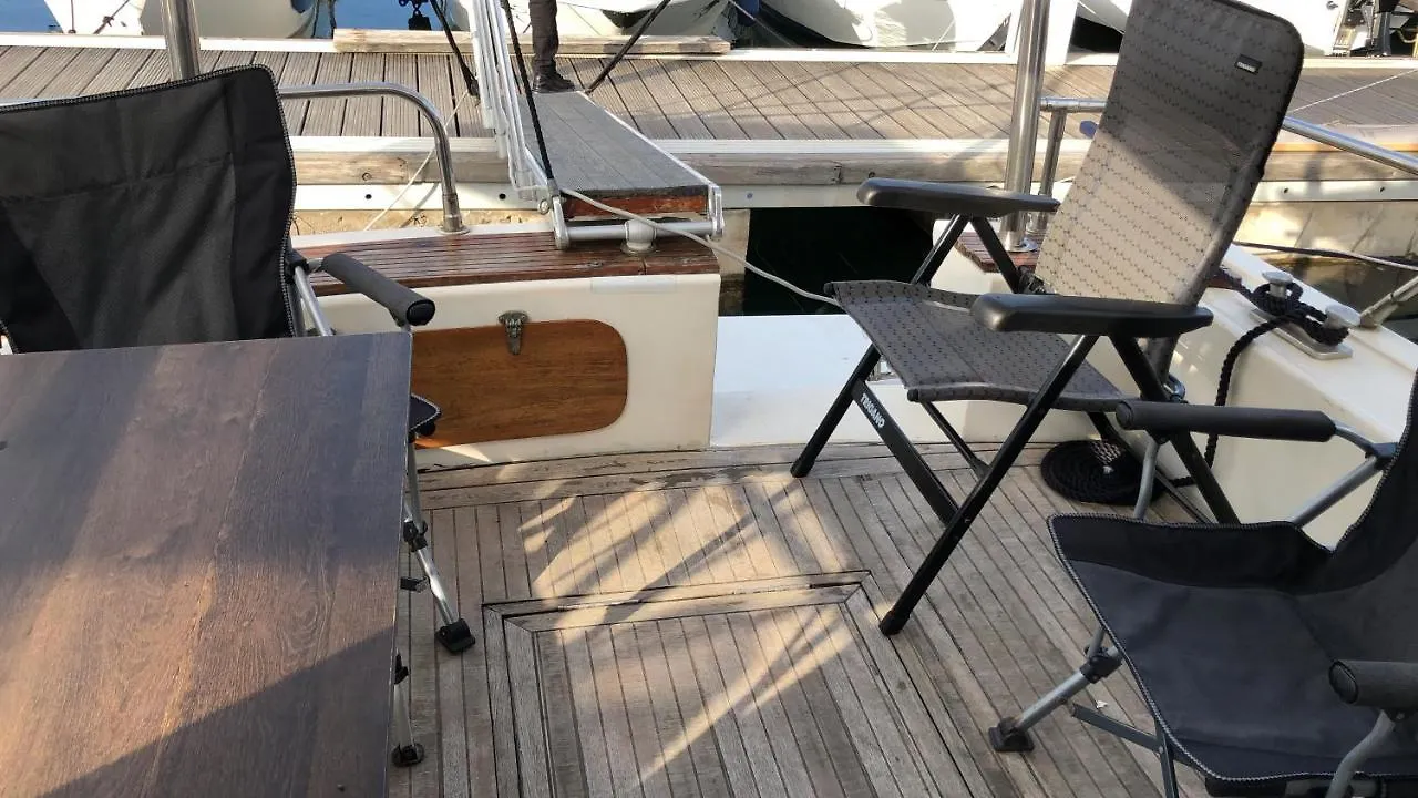 Botel B&B Cala Palermo