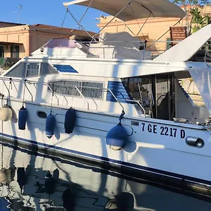  Bateau-hôtel Moonlight Houseboat