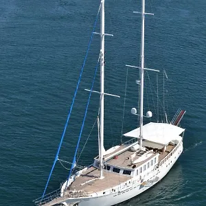 Botel Dvi Marije, Palermo